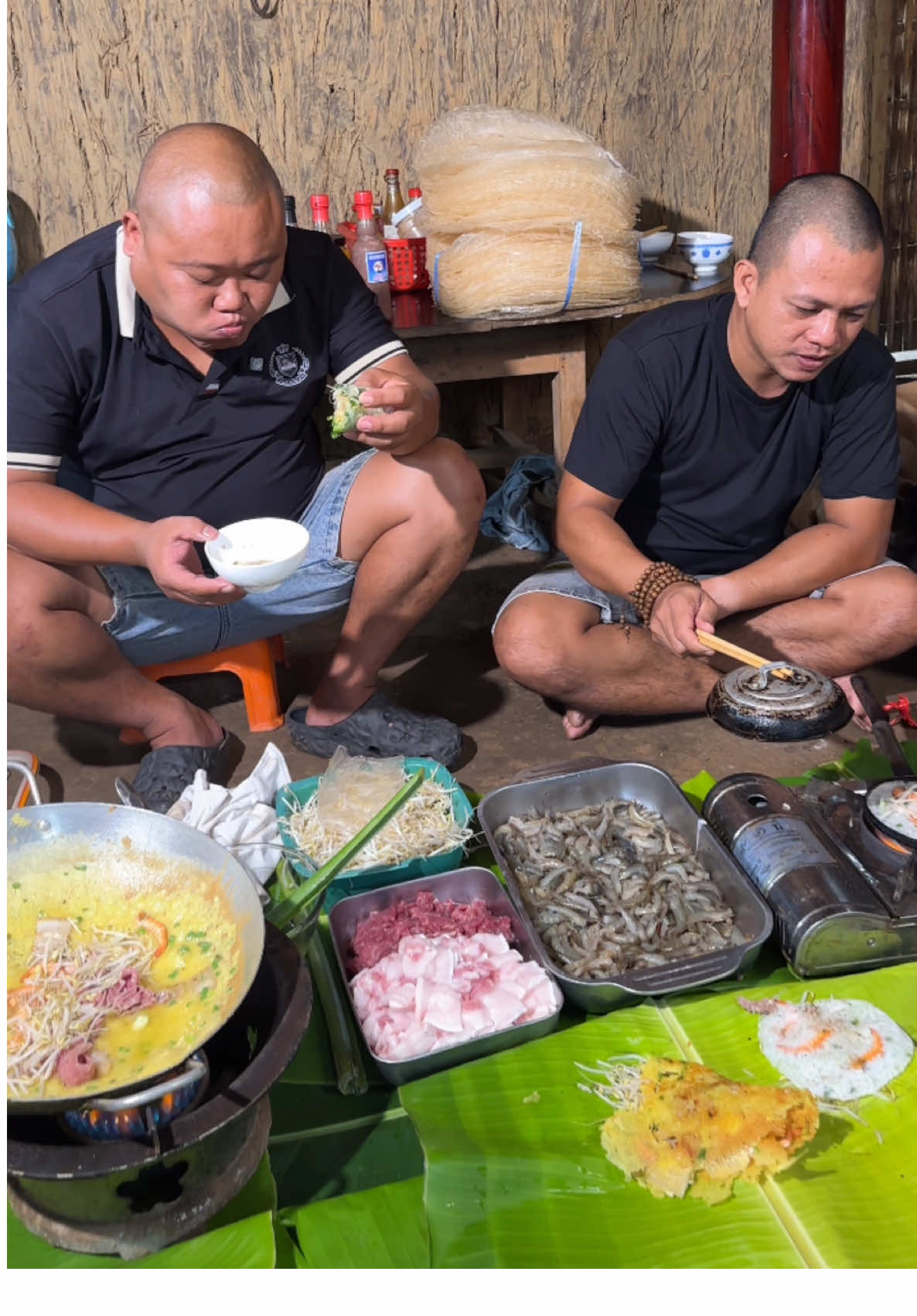 trời mưa lũ đúc bánh xèo #SƠNDƯỢCVLOG #ẩmthực #miềntrung 