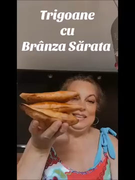 Trigoane Crocante cu brânză sarata în foi de plăcintă. #trigoane #retete #kammellia
