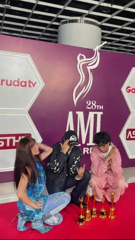 CONGRATS!!! @AntiNRML @Tenxi @naykillax @jemsii #fyp #amiawards #tenxi #garamdanmadu 