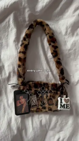 me and her<3  bags on insta nanasmoon0  #heeseung #jake #enhypen #bag #merch 