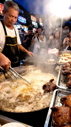 Life at a Wild Meet Market #seafood #food #fish #cooking #animalsmarket 