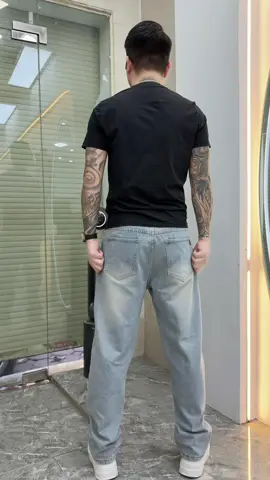 Thề luôn . Cái phom ko quá rộng ko quá bó . Chất jean mềm mịm . Ae mình ai mặc trả đẹp