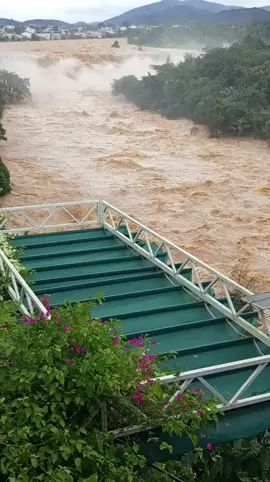 Thác lien khương ngập trôi mọi thứ 😢😭nước hung dữ quá