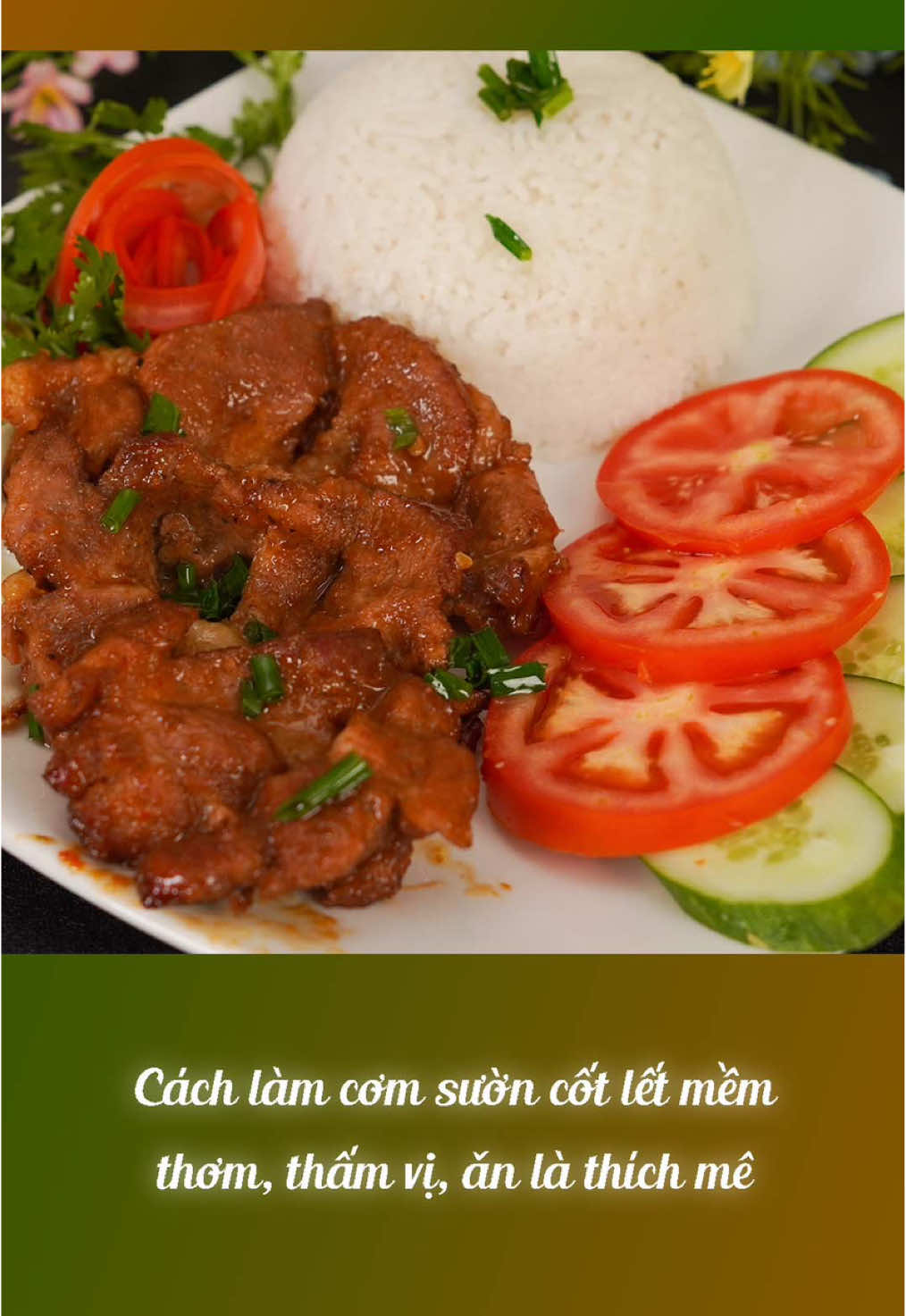 Cơm sườn cốt lết siêu đỉnh – vàng bóng, thấm vị, nghe mùi thôi là thèm! #suonchien #comsuonngon #bepnhagiang #FoodLover #vietnamfood  © Bản quyền của video này thuộc về Origin Media SJC © The copyright of this video belongs to Origin Media SJC