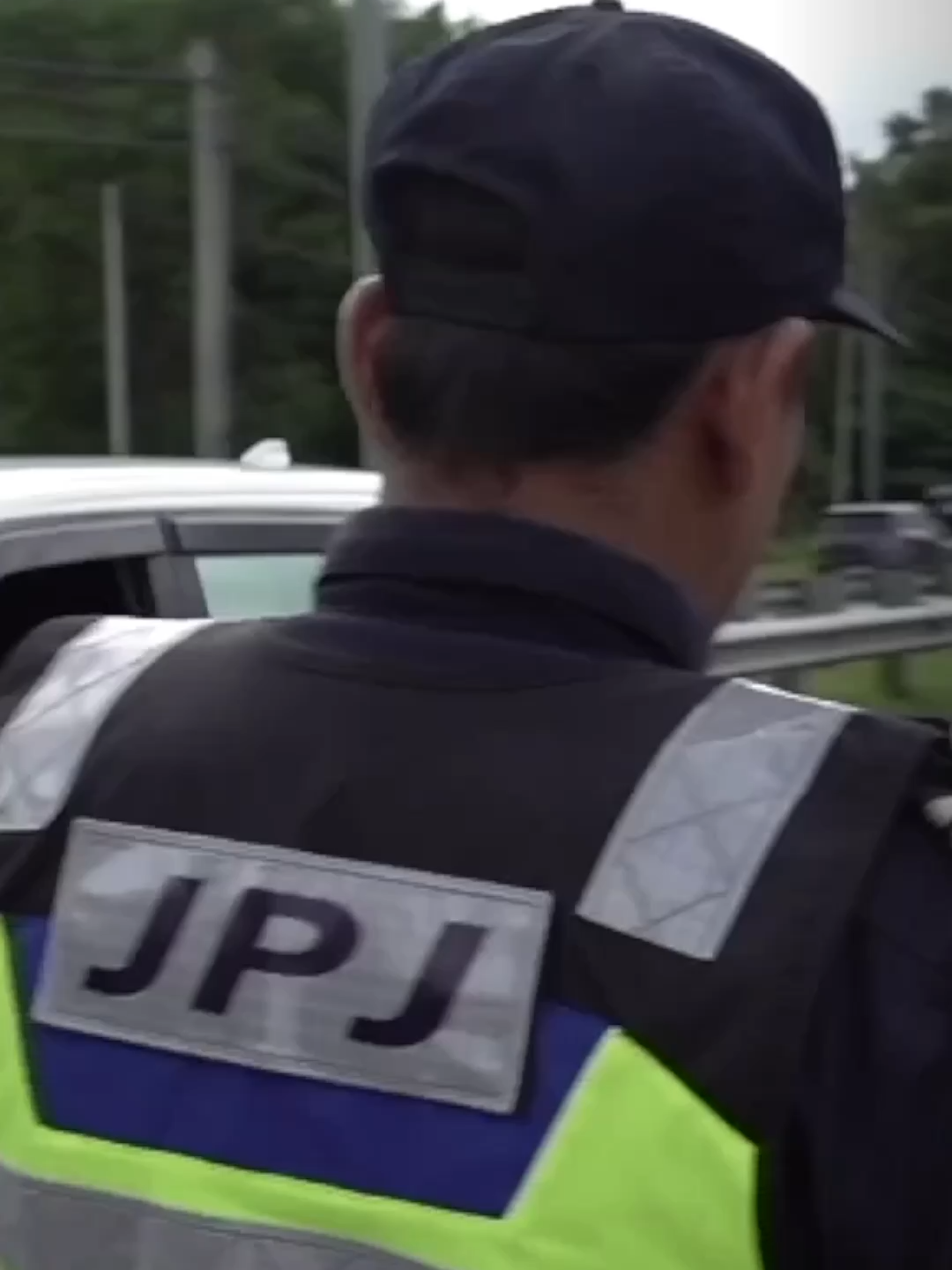 Jabatan Pengangkutan Jalan JPJ Terengganu menyita 13 lori menerusi Ops Perang Kenderaan Perdagangan dilaksanakan bermula 14 Oktober lalu hingga 31 Disember tahun ini.