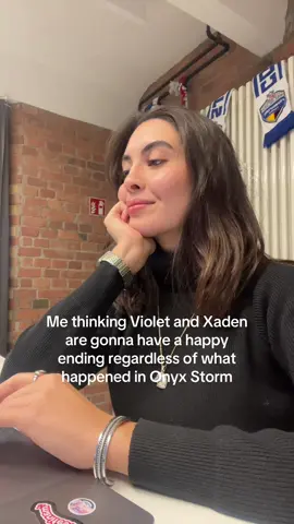 Cause Venin cannot kill the ones they love? Appearently it was mention in the books once a venin killed rhe whole town and only survivors were his wife and kids???!!! #onyxstorm #rebeccayarros #fourthwing #acotar #BookTok 