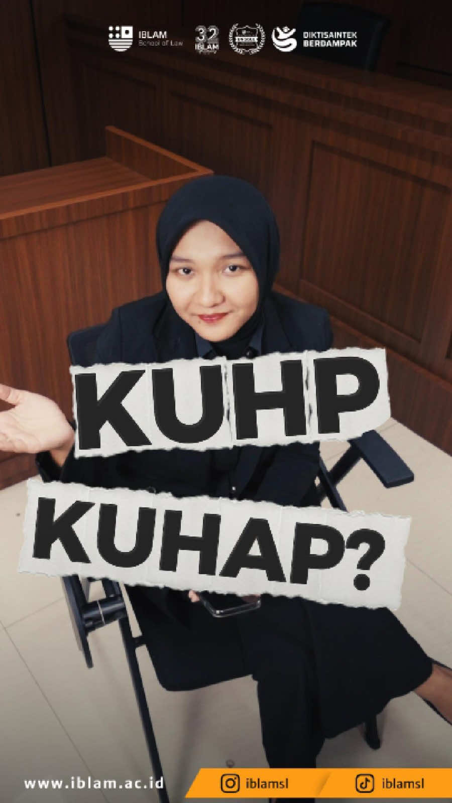 KUHP sama KUHAP? Sering ketuker? 🙅‍♂️ STOP! Gini nih cara gampang biar otak kamu clear se-clearnya: KUHP (Pidana): Kitab yang isinya Daftar Dosa dan Hukumannya. Pokoknya, ini ISINYA hukum pidana. Ibaratnya, rules book yang bilang 