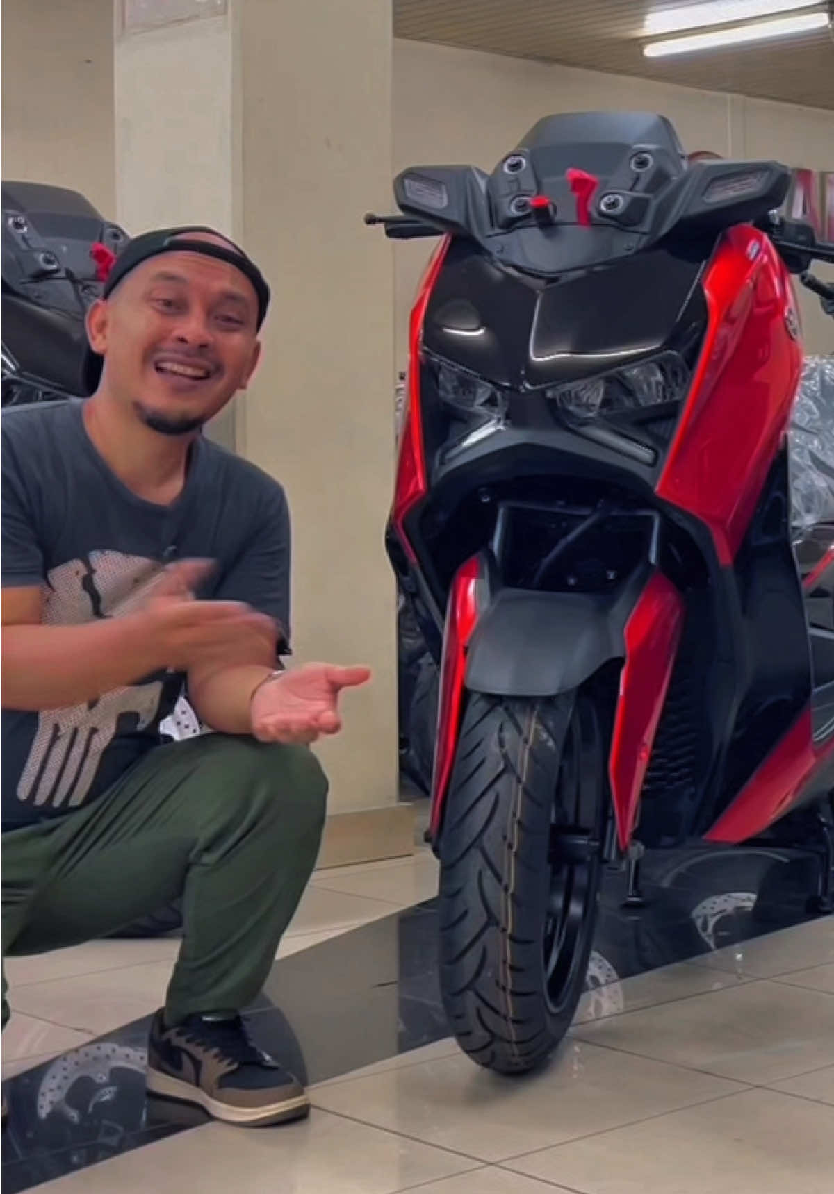 Spill motor terbaik pilihan kalian, review DP lengkapnya ada di YouTube Cang Zainal #yamahaxmax #yamahanmaxneo #aeroxalphacybercity 