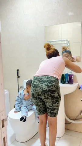 እንኩዋን አይኔን ጨፍኜ ከፍቼም አላምንም @Nayel 