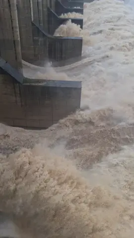 thủy điện đã giảm xả xuống hạ du mọi người yên tâm hồi 14h ngày 20 tháng 11 năm 2025 #buon_tam_trang #tamtrang #quanghien_1990 