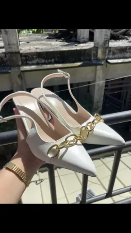 chic & stylish!🤩✨ #sandal #sandalforwomen #fashion #stylish #fit 