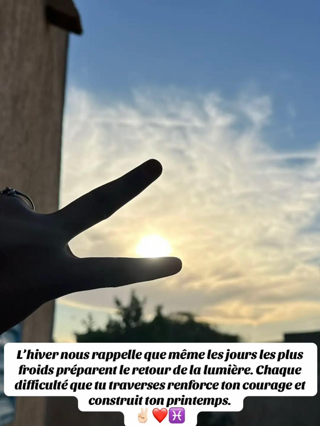 L’hiver nous rappelle que même les jours les plus froids préparent le retour de la lumière. Chaque difficulté que tu traverses renforce ton courage et construit ton printemps.