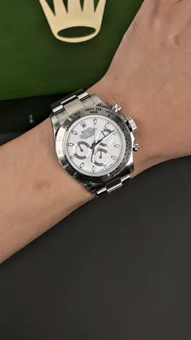 ✨ Rolex Daytona in Stainless Steel ✨ The silver-white dial gleams like condensed moonlight, while the chronograph sub-dials flow like celestial orbits. The elegance of the Daytona is a poetic fusion of precision and luxury dancing on the wrist. #LuxuryWatches #SwissWatch #Watch #LuxuryWatch #UnderstatedLuxury 