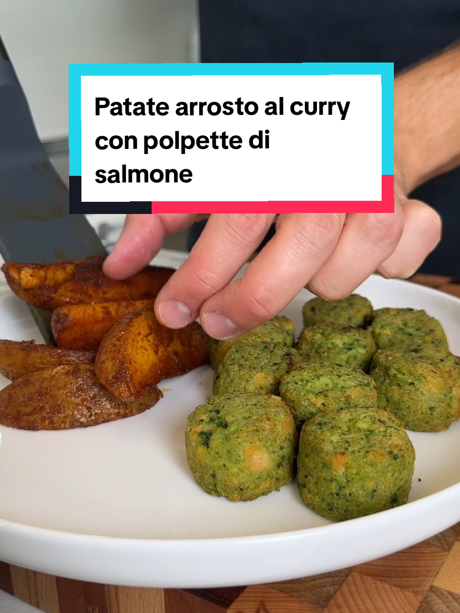 Patate arrosto alla paprika 🔥 Perfette per accompagnare le polpette di spinaci e salmone di @FRoSTA_italia  Ingredienti 1 confezione di polpette spinaci e salmone Frosta - 500gr patate rosse - q.b. paprika dolce - q.b. paprika affumicata - q.b. peperoncino in polvere - olio evo La cena è pronta! #patate #ricetta #adv #frosta #polpette 