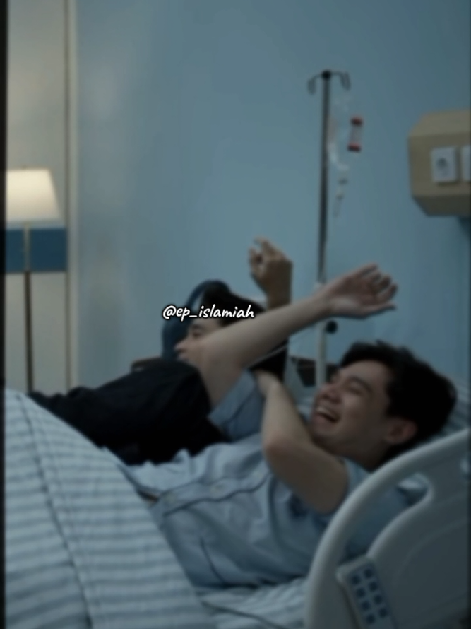 makin romantis ga sih🤭🤭 jangan lupa nontn Beri Cinta Waktu malam ini pukul 18.20 di SCTV. Nontonnya di TV ya guys🥰 #bericintawaktu #behindthescenes #sinetron #trian #dokterrama 