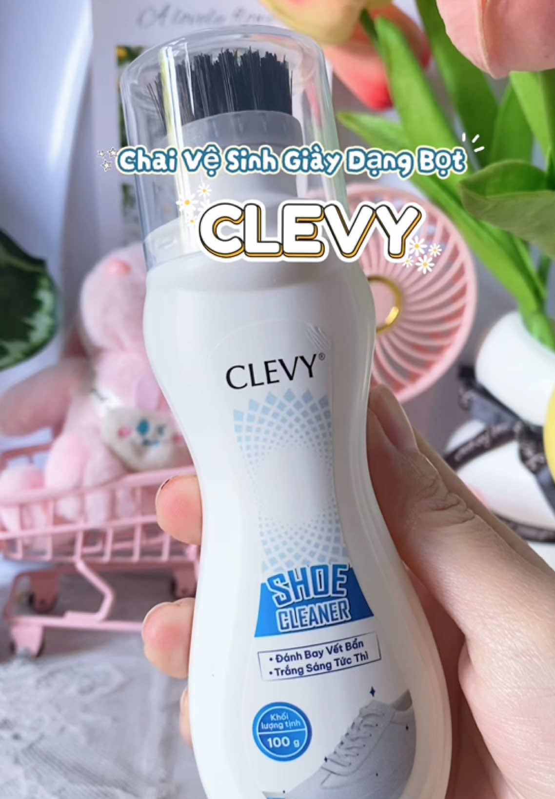 Chân ái của người thích đi giày như em . Không lo giày bẩn mỗi khi ra đường #taygiayclevy #taytranggiay #taydanang #clevy 