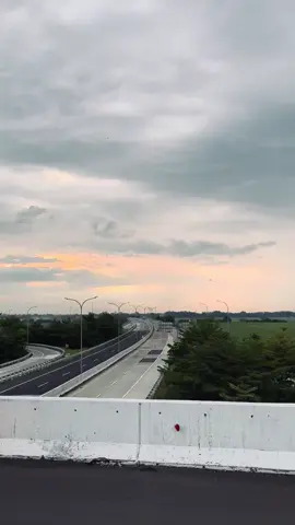 🙃        #4u #fypシ #xbcyza #trending #lewatberanda 