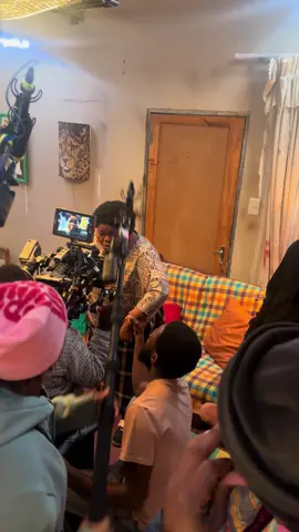 Isiphetho behind the scenes. Loved it for the panic of Jabulani 👌🏾 @Thulani Mtsweni @NokwaziDlamini  💯 #mzanzitiktok #paintwhatyoulove #fyp #behindthescenes #etv 
