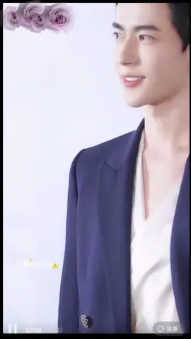 Mình cảm ơn tất cả mọi người vì đã đồng hành cùng mình cho đến ngày hôm nay. Hành trình giành lại công lý cho anh chưa bao giờ là dễ dàng, nhưng đến hiện tại chúng ta đã cùng nhau làm rất tốt. Hãy tiếp tục giữ nhiệt và bước tiếp thật vững vàng nhé! Hãy ký tên để lấy lại công lý cho anh!!! 📌Avaaz petition: https://secure.avaaz.org/community_petitions/en/sheng_yuan_yu_meng_long_de_suo_you_shan_liang_ren__justice_for_yu_menglong_alan_yu_wei_yu_meng_long_tao_gong_dao/.                                #JusticeForYuMengLong #YuMengLong #VuMongLung #StandForTruth #GlobalFanPower 