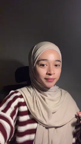 Langsung aja baru kali ini nemuin hijab ciput bener bener nemploooooooook di muka. hehe #hijabstyle 