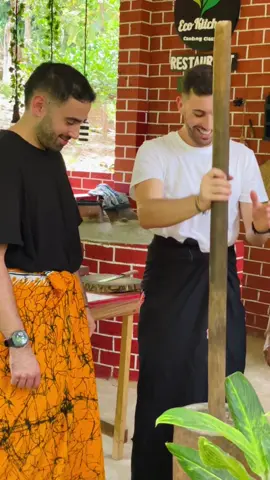 පිරිමි ළමයි මේ තරම් ආසාවෙන් උයනව දැකලා තියෙනවද? 
් දර ලිපේ උයන ඒ දේන්නා👩‍🍳✨ 🇪🇸 A taste of Sri Lanka from Spain to Sigiriya! 🇱🇰 Today we had two amazing friends from Spain join our traditional Sri Lankan cooking class at Eco Kitchen. From grinding coconut by hand to cooking spicy curries with local clay pots, they truly enjoyed every part of our island’s authentic flavors and culture. 🥥🔥 It was beautiful to see their excitement learning how to make hoppers, pol sambol, and dal curry — the real way we do it at home! ❤️ If you’re visiting Sigiriya or Dambulla, don’t miss this unique experience. Come cook, taste, and share the warmth of Sri Lankan hospitality with us. 🌿🍛 👉 Book your class or send us a WhatsApp message to join! #SriLankanCookingClass #SigiriyaCookingClass #EcoKitchenSriLanka #TraditionalSriLankanFood #ThingsToDoInSigiriya             