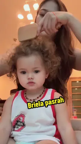 Ini rambut atau antena ya onty? #briella #kimberlyandbriella 