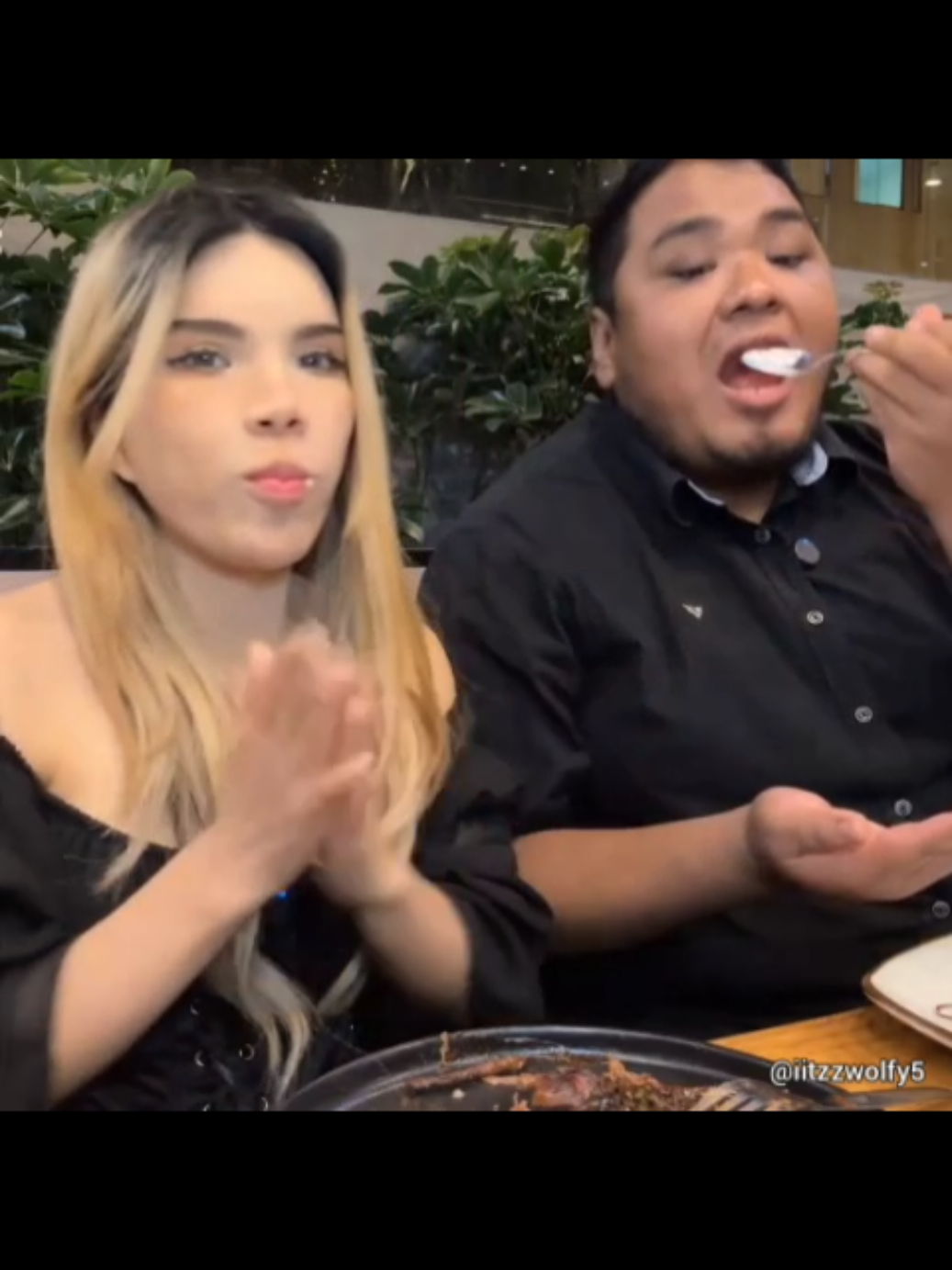 SandraSkins lleva a cenar a Smash por El Dia del Hombre  #sandraskins #smashdota #smashkins #kick #peru 