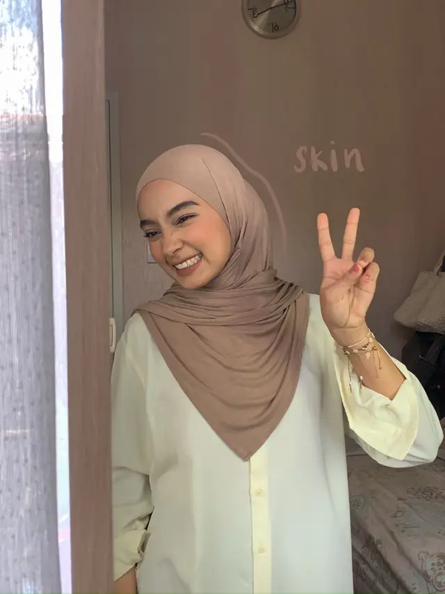 Pake pashmina instant magnet dariii @kerudungdoha  ✨ #pashminainstant#hijabinstantmagnet 