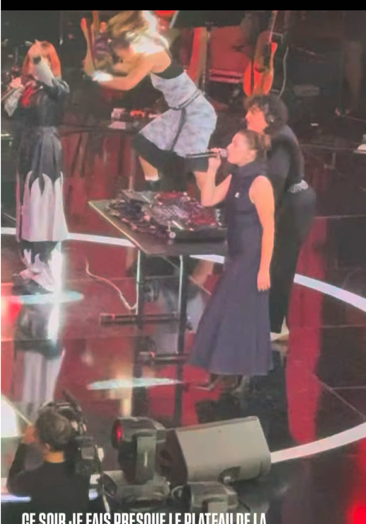 @marinedmusique sur la scène de l’Adidas Arena, pour la fondation des femmes. #marine #marinedmusique #fondationdesfemmes #tmc 