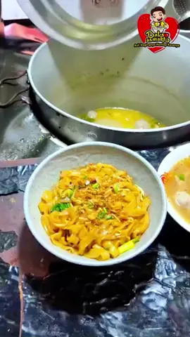 kwetiau yamien salah satu menu baru yg menjadi best-seller di bakso asmara.. ada yang sudah coba bun? komen yah 😍😍 #baksoasmara #baksoenak #baksoviral #kwetiau #sukabumi 