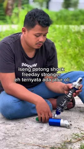 Jebule shock stronger dari freeday, shock e fungsi tenan maszeeeh! 🥹 #potongshock #shockbreaker #shocktabungfungsi #shockfungsi #fyp 