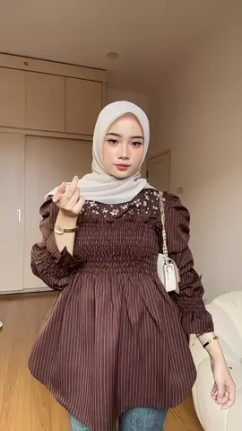 Mahogany Lagi Viral! Hana Smock Ini Cantiknya Kebangetan 😍🫠❤️‍🔥#HAGOOLook #blousewanita #outfitcewekkekinian #girlsvibes #OOTDInspo 