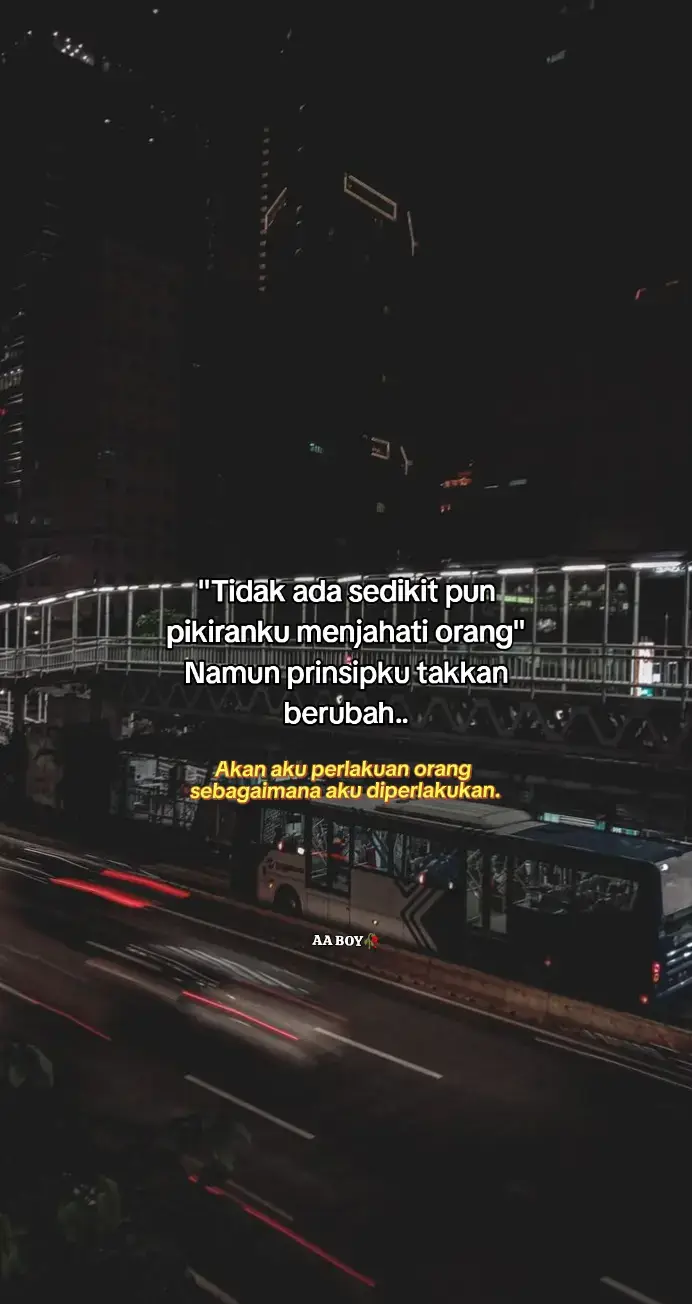 •••••   📝 Bahan-bahan: -500 gr dada ayam fillet (atau paha tanpa tulang) -2 siung bawang putih -1 sdt ketumbar bubuk -1 ruas kunyit (atau 12 sdt kunyit bubuk) -1 sdt garam -1½ sdt kaldu bubuk (opsional) -1 butir telur -100 gr tepung terigu protein sedang -50 gr tepung beras (agar renyah) -1½ sdt baking powder -Minyak goreng secukupnya   🍳Cara Membuat: 1. Siapkan ayam: Belah ayam fillet menjadi tipis melebar, jangan sampai putus, lalu pukul perlahan dengan ulekan atau alat pemukul daging supaya melebar dan berbentuk seperti kipas. 2. Buat bumbu marinasi: Haluskan bawang putih, kunyit, ketumbar, garam. Lumuri ayam dengan bumbu halus, diamkan ±30 menit agar meresap. 3. Siapkan adonan tepung: Campur tepung terigu, tepung beras, baking powder. Pecahkan telur, masukkan sedikit air es, aduk rata hingga jadi adonan celup. 4. Balur ayam: Celupkan ayam ke dalam adonan basah. Gulingkan ke campuran tepung kering (boleh ditekan-tekan supaya keriting dan crispy). 5. Goreng: Panaskan minyak banyak dengan api sedang. Goreng ayam hingga keemasan dan renyah. Angkat, tiriskan. 6. Sajikan: Hidangkan dengan nasi hangat, sambal, dan lalapan. Selamat Mencoba!!! #fyppppp #foryoupage #masukberandafyp 