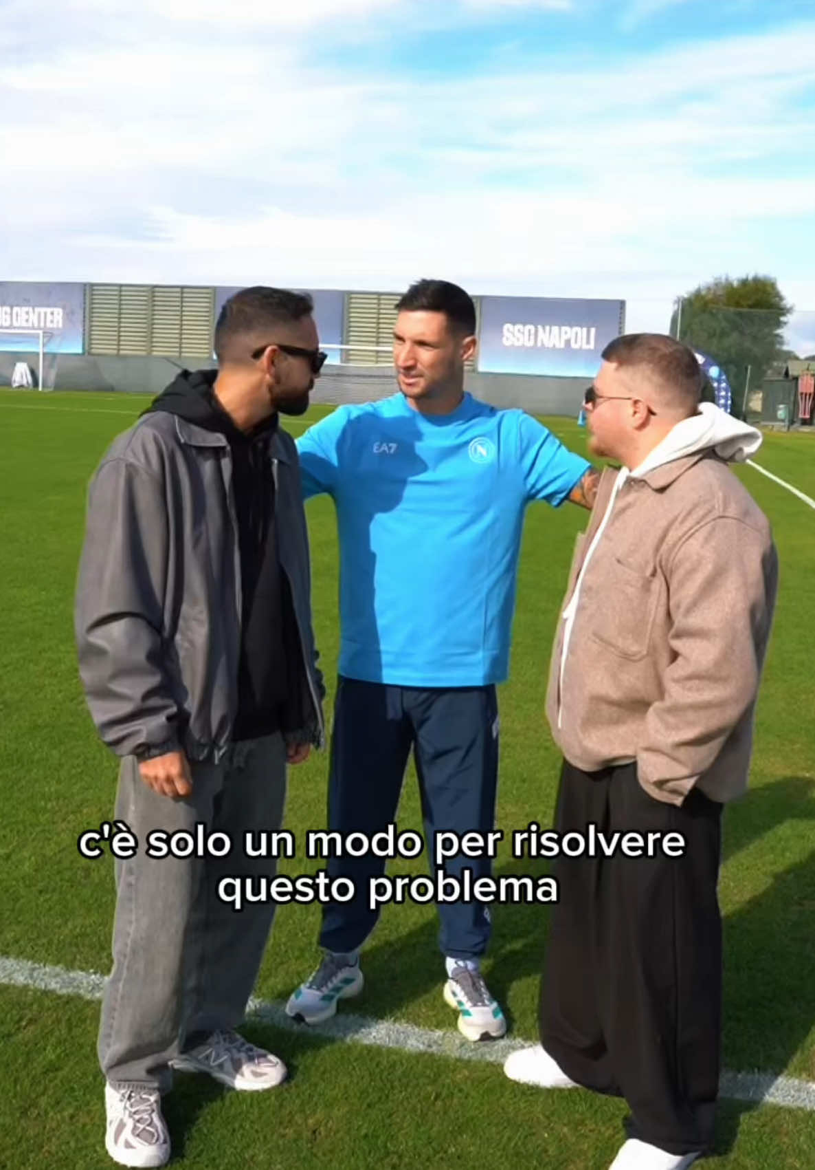 Secondo voi @matteopolitano16 STAR OF THE MATCH ⭐️ riuscirà a rimettere in forma @Massimo La Mura ? Scopritelo nel nuovo video di @Alici Come Prima  Un grazie speciale alla @SSC Napoli per averci gentilmente “prestato” uno dei loro campioni