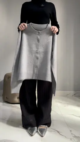 bahan nya bagus BGT kyk harga 200an😭 pdhl masih 100rban @celanawanita.jkt 