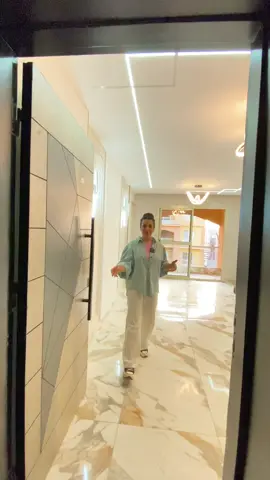 شقة دور رابع 80 متر ( 2 غرفة ..ريسيبش قطعتين .. حمام ..مطبخ )  استلام فورى داخل كمبوند دجلة بالمز  خالصة الاقساط ومدفوع وديعة الصيانة  كمبوند متكامل الخدمات  *مولات  *مدارس  *حضانات *نادى *مولات تجارية  *امن 24 ساعة  البيع لغير المصريين بجواز السفر بس المصريين بالبطاقة دفع كاش استلام فورى وقت الدفع  كمبوند متكامل الخدمات إستلام فورى  معاينات يوميا على ارض الواقع من 1 ل 7 لتفاصيل اكتر  📞01550695062 #عقار #دجلةبالمز #للبيع #compound_degla_palms  #ارخص_سعر_في_مصر✅🥰 