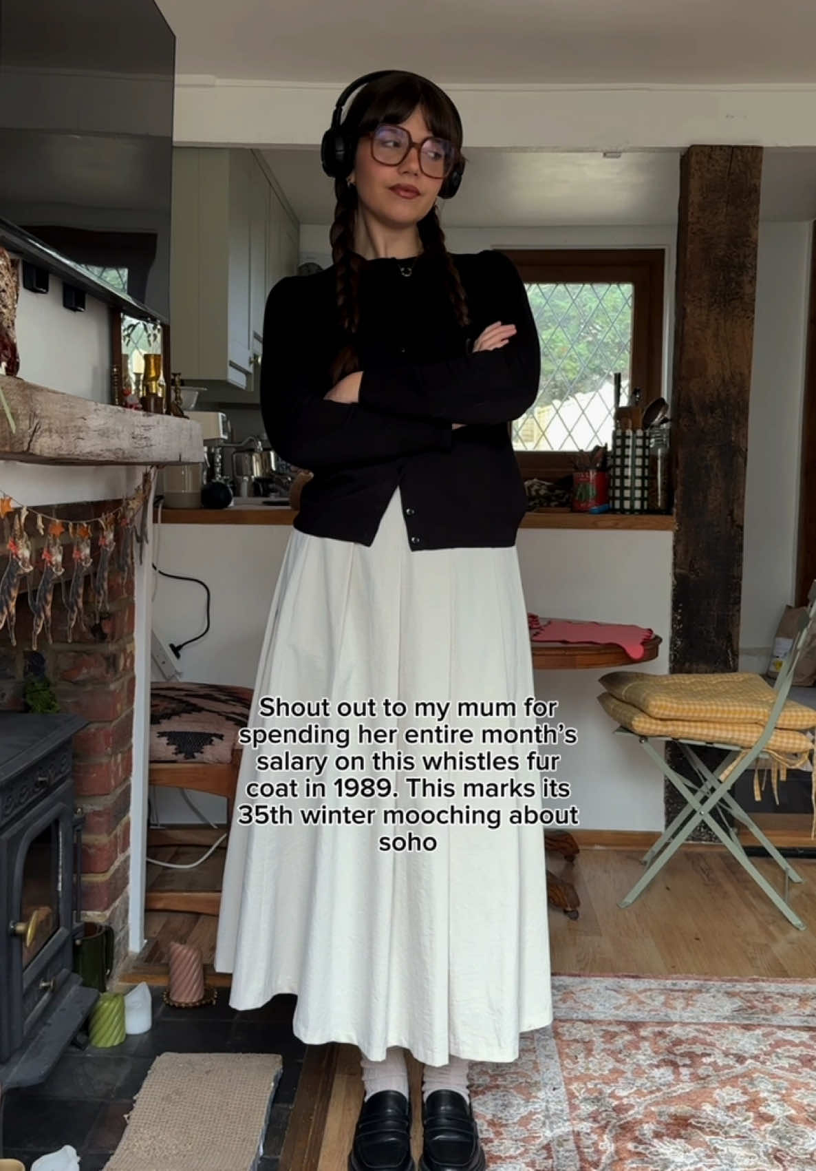 Hug love to the slow fashion icon that is my mother. This faux fur coat is about to have its 35th birthday, I’ve been styling winter outfits around it for 10 of those years #sustainablefashion #midsizefashion #slowfashion #winteroutfits 