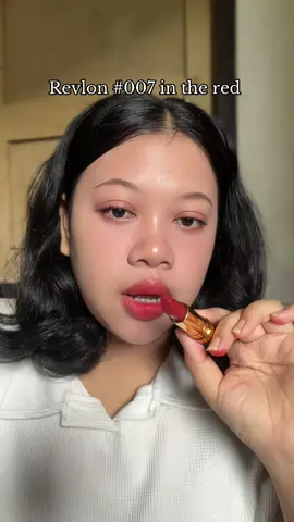 สีแดงติดส้มนิดหน่อย#revlon #ลิปสติก #รีวิวลิป 