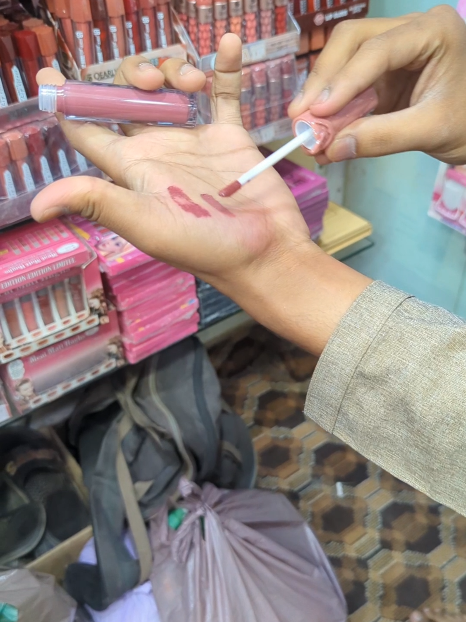 A H T Cosmetic 0331-2865180 Shop G-70 Centrel Shopping Mall Near Gul Plaza Karachi #lipgloss #wholesalemakeup #skincare #lipglosses #beautymakeup #cosmetics #fyp #foryoupageofficiall