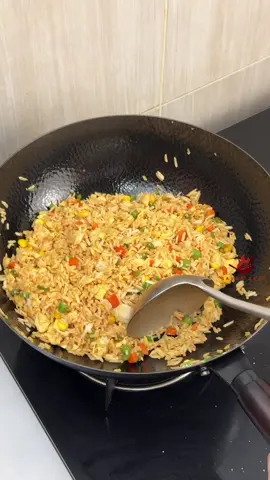 လွယ်ကူရိုးရှင်းပြီးစားလို့ကောင်းတဲ့ထမင်းကြော်နည်း #Recipe #fypပေါ်ရောက်စမ်း #tiktokmyanmar #savoreaseမာလာကြက်ငရုတ် #ထမင်းကြော် 