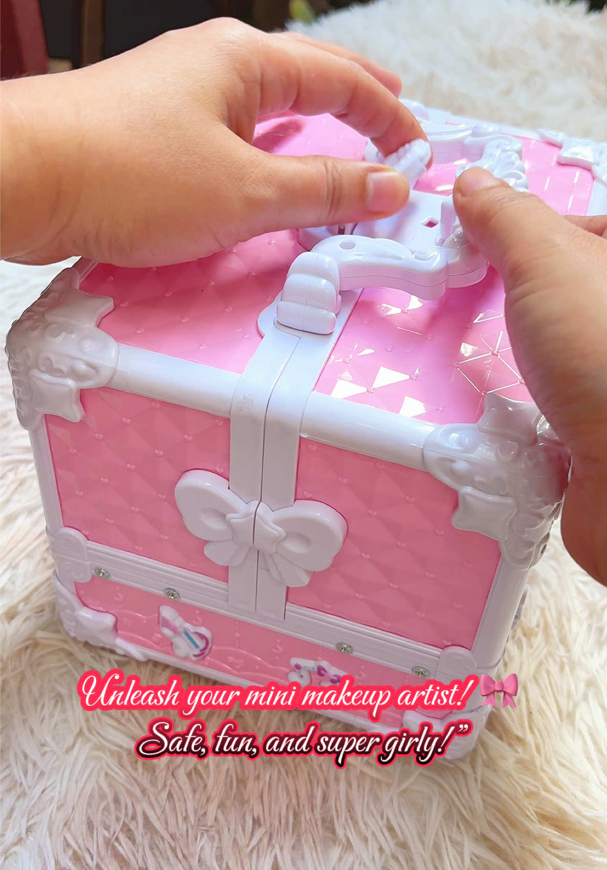 Give your little one the ultimate glam experience with our Kids’ Makeup Kit Set! #makeupforkids #makeupkitset #makeupkids #giftidea #giftideas 