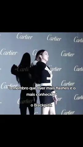 como que elas aguentam um monte de pessoa com os flashes na cara delas #jisoo #jennie #rose #lisa #blackpink 