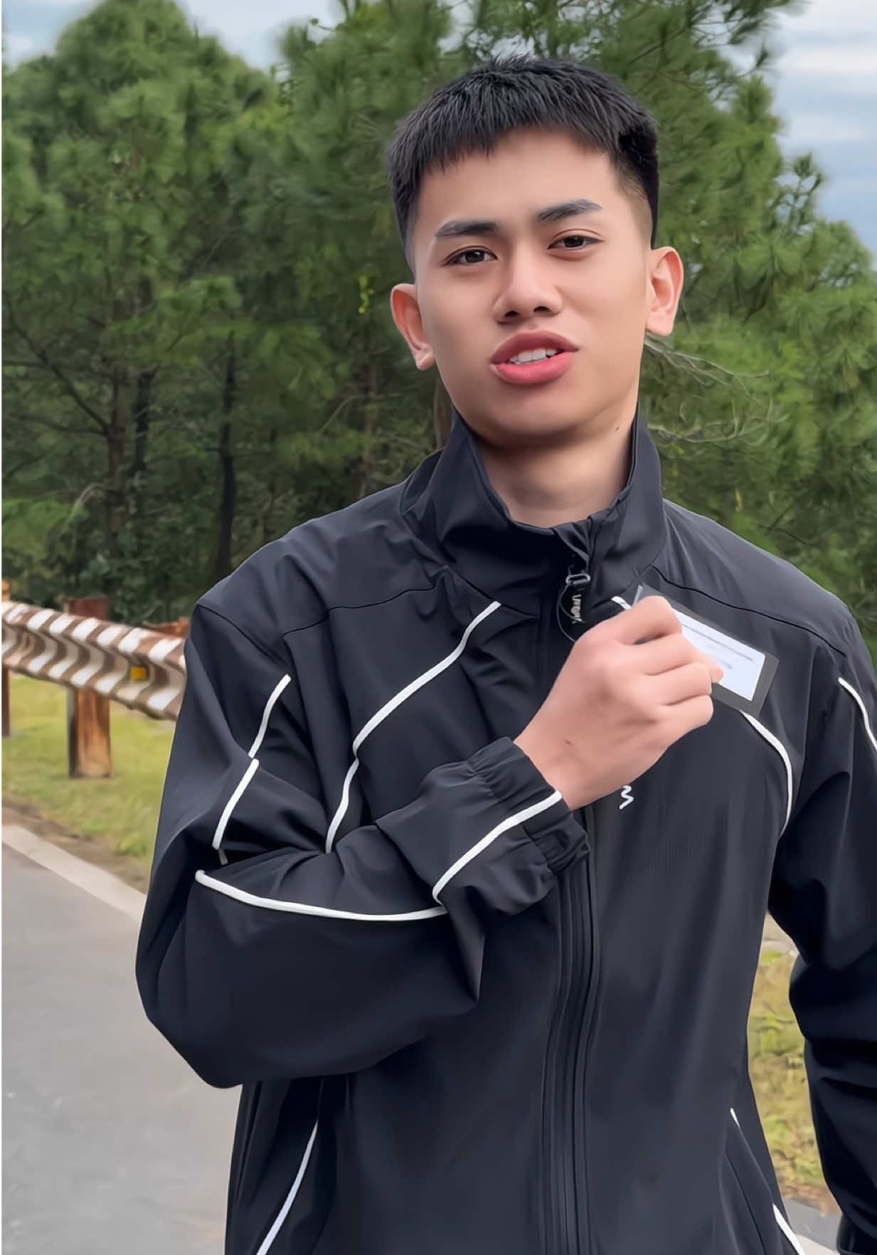 LAROMA Bộ Quần Áo Gió Nam