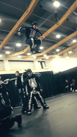 D.LEAGUE 25-26 SEASON  - ROUND.2 vs dip BATTLES BEHIND - たくさんの声援、本当にありがとうございました！ 次のROUNDに向けて、さらにチーム一丸となって練習に励みます。 今後とも応援のほどよろしくお願いいたします！ Next… ROUND.3 vs Benefit one MONOLIZ 🗓️12/17(Wed.)18:30 📍TOYOTA ARENA TOKYO ----- MUSIC L's up feat. Maddy Soma LYRICS：Maddy Soma COMPOSITION:XLII, Maddy Soma, DJ DARUMA TEAM DIRECTOR：NAOTO CREATIVE PRODUCER：SHIGE, Dee CHOREOGRAPHY：SHIGE,Dee MUSIC DIRECTOR：DJ DARUMA Costume Produce：NAOTO、DJ DARUMA、SHIGE、Dee、SATOSHI OGAWA Costume Director / SATOSHI OGAWA Costume Staff / LDH JAPAN Inc. #dleague @D.LEAGUE OFFICIAL 