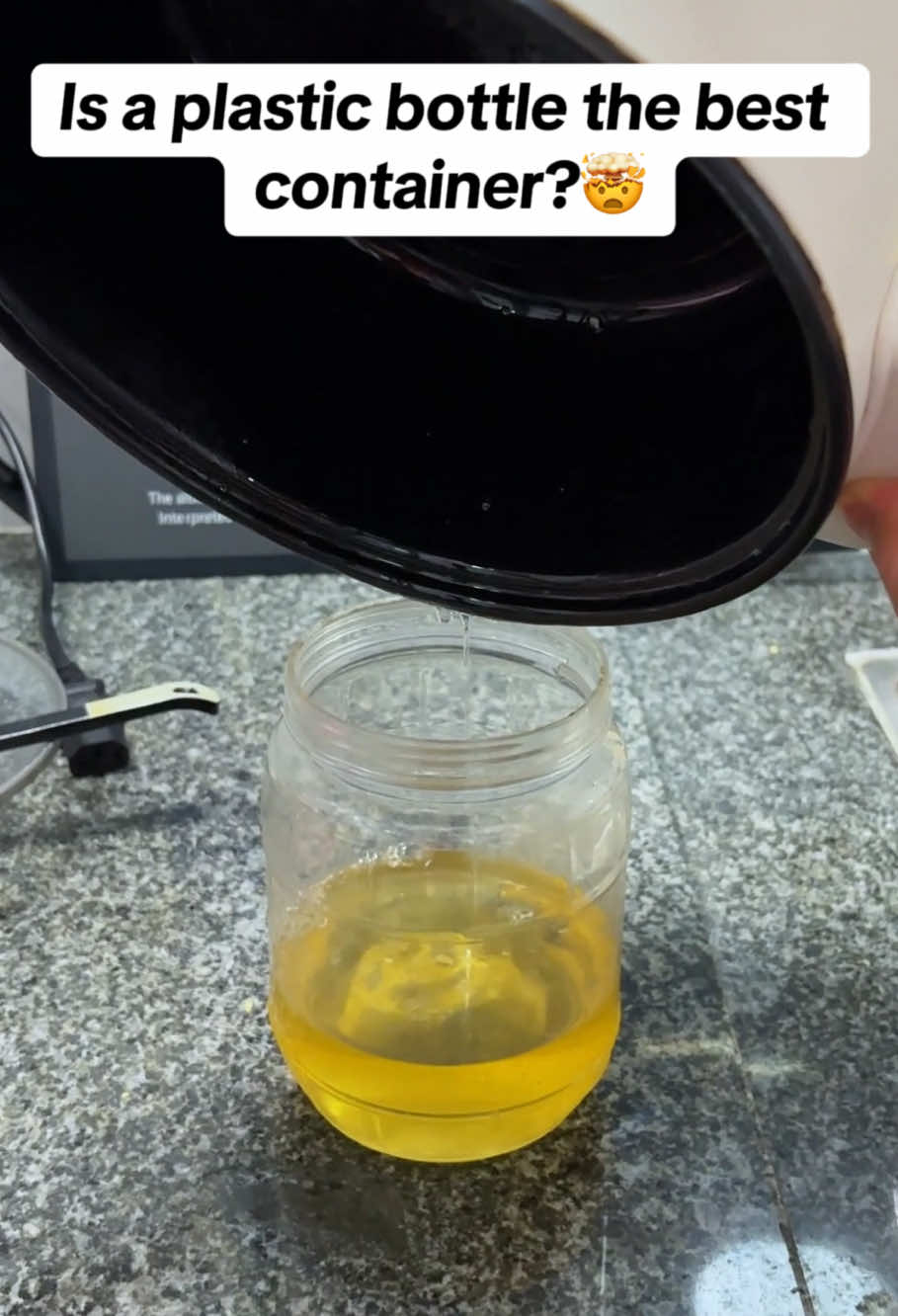 No more filling bottle with grease.This bacon grease jar is awesome.🫙👩‍🍳 #KitchenHacks #kitchengadgets #vintage #tiktokshopblackfriday #fyp  