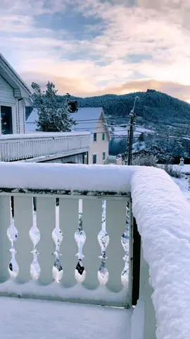 34 days left till Christmas 🎄🌲🎅🎅🎅🎅#2025 #christmas #snow #mountain #happy 