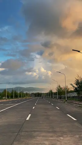 Rides x this kind of view = perfect! 😍🫶🏻 #foryou #tiktokph #LegazpiCity  #ilovebicol #Bicolana 