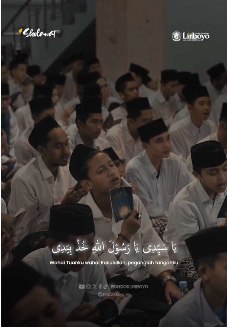 𝐘𝐚 𝐒𝐚𝐲𝐲𝐢𝐝𝐢 𝐘𝐚 𝐑𝐚𝐬𝐮𝐥𝐮𝐥𝐥𝐚𝐡, 𝐊𝐡𝐮𝐝𝐡 𝐛𝐢-𝐘𝐚𝐝𝐢 Ya Rasulullah, kami harapkan uluran tanganmu, dan kami harapkan syafaatmu di dunia dan akhirat kelak. Karena engkaulah cahaya petunjuk di seluruh alam.  #PondokLirboyo #SantriLirboyo #Lirboyo #Santri #sholawat 