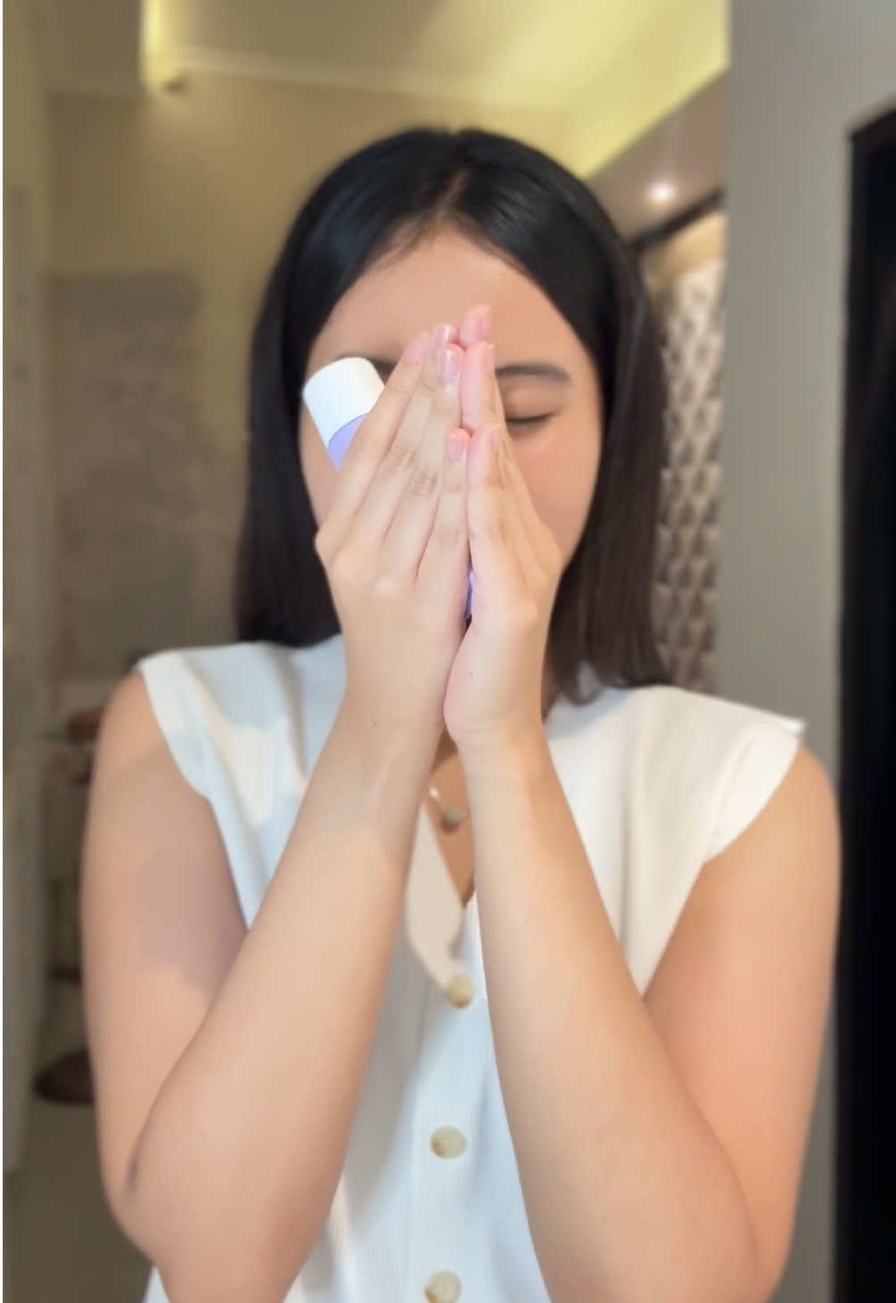 pernah seruangan sama orang bau ketiak, bener-bener ganggu banget, jangan sampai kamu jadi salah satunya ya 🥹🥹🙏🏻 coba deo ini aja, please? 🥹 🤍