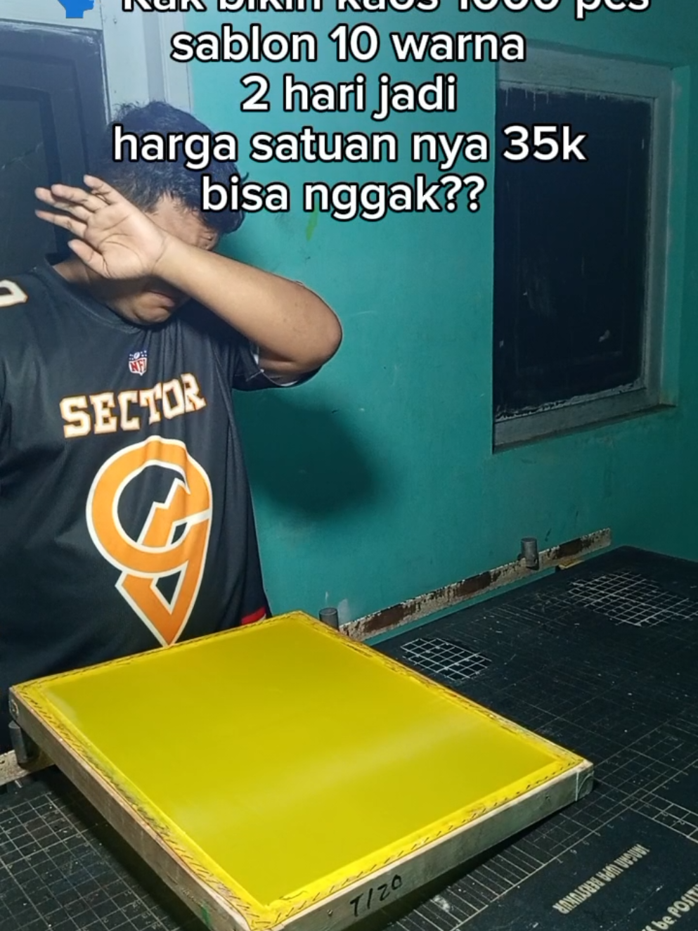 Orang order 1000 pcs minta 2hr jadi 10 warna ukuran A2 😇 Boleh buat kalian yang tertarik buat kaos sablon dengan tehnik manual plastisol, rubber, discharge, plashcharge, Hdc bisa langsung hubungi WA admin yang ada di bio #sablon #kaoscustom #sablonmanual #sablonplastisol #sablonmurah 